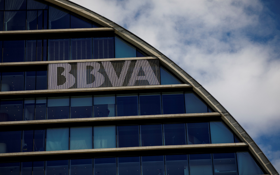 BBVA: Αυξήθηκαν τα κέρδη στο τρίμηνο, περισσότερο από ό,τι αναμενόταν