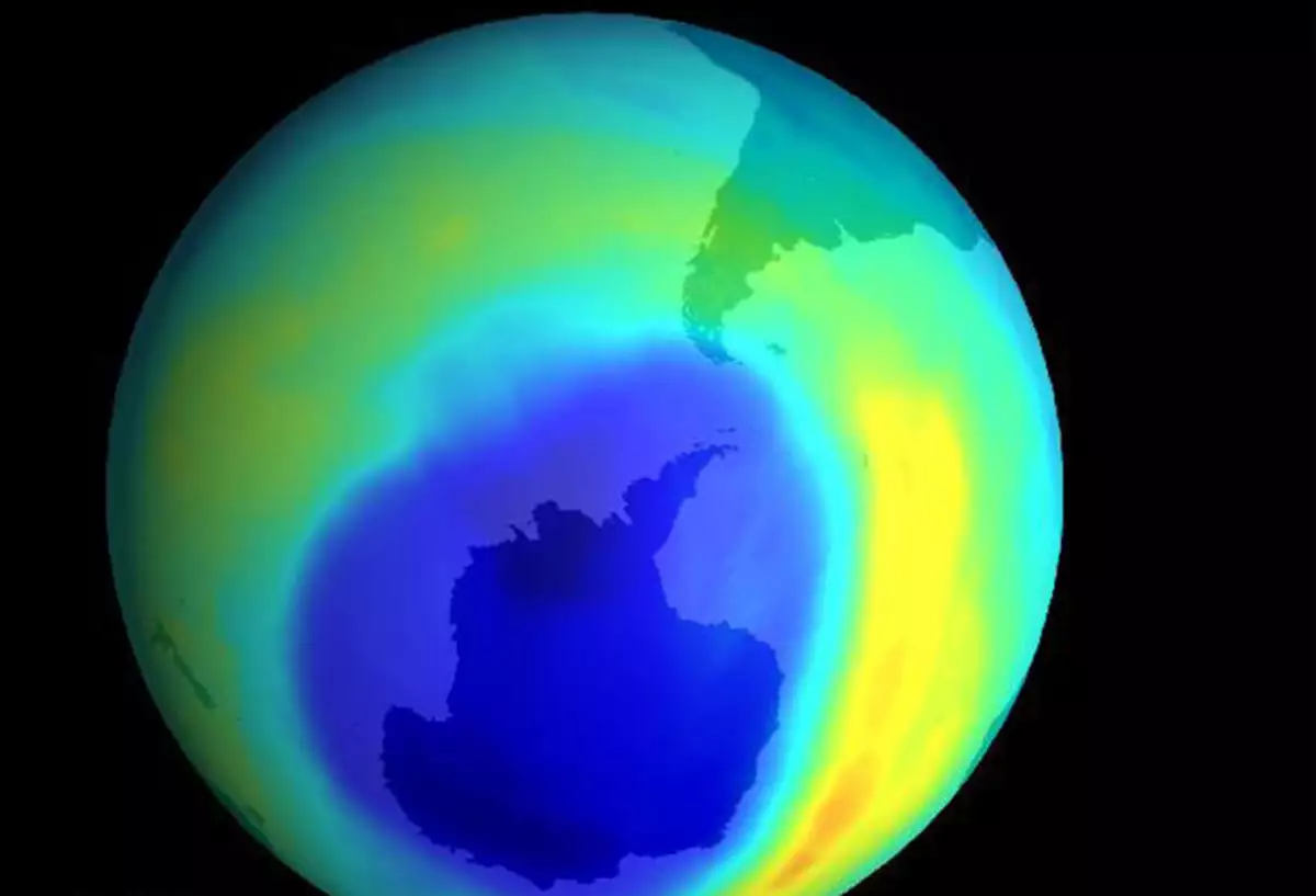 Ανακαλύφθηκε μεγάλη τρύπα του όζοντος πάνω από τους τροπικούς, επταπλάσια από εκείνη της Ανταρκτικής