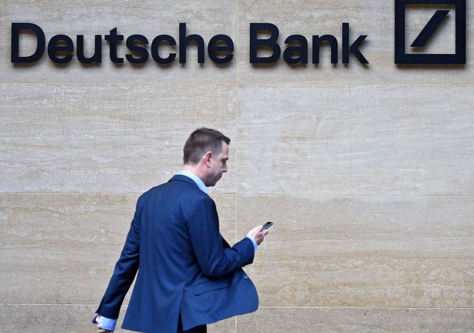 Προς μόνιμη τηλεργασία οι τράπεζες: Τι αποφάσισε η Deutsche Bank