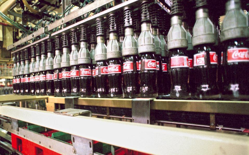 Coca-Cola Co: Αυξήθηκαν τα έσοδα στο τρίμηνο, υψηλότερα των εκτιμήσεων