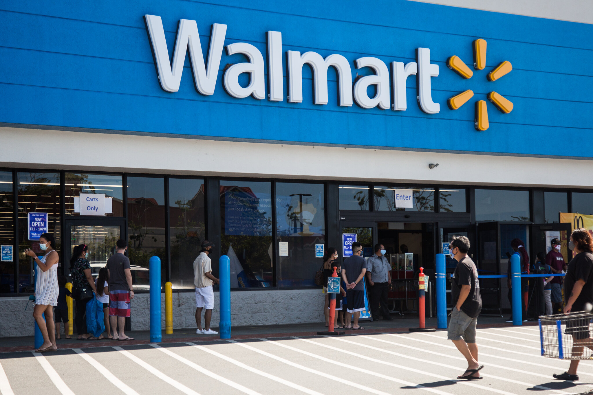 Walmart: Κέρδη άνω των εκτιμήσεων στο πρώτο τρίμηνο