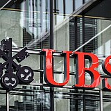 UBS: Διαγράφει το εμπορικό σήμα της Credit Suisse