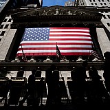 Η αύξηση του “δομικού” πληθωρισμού στις ΗΠΑ, οδηγεί στο “κόκκινο” τους χρηματιστηριακούς δείκτες