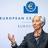 Η ΕΚΤ θα προχωρήσει «όσο μακριά είναι απαραίτητο» για να καταπολεμήσει τον πληθωρισμό