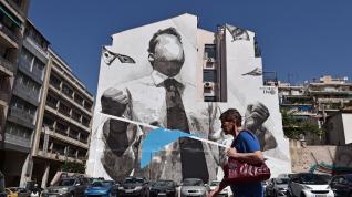 Bloomberg: Η φτώχεια στην Ελλάδα παραμένει αν και η οικονομία αναπτύσσεται