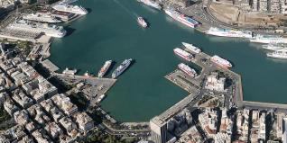 Handelsblatt: Το λιμάνι του Πειραιά φιλοδοξεί να ξεπεράσει το Αμβούργο