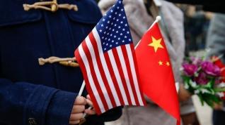 Η Κίνα δηλώνει έτοιμη για βελτίωση των σχέσεών της με τις ΗΠΑ «σε όλα τα επίπεδα»