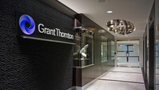 Grant Thornton: Στο 1,5 δισ. η μέση ετήσια συνεισφορά στην οικονομία από τις επενδύσεις στη φιλοξενία