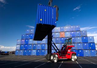 ΕΛΣΤΑΤ: Ετήσια αύξηση 18,7% στις τιμές εισαγωγών στη Βιομηχανία τον Αύγουστο