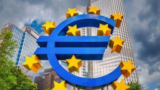 Προειδοποίηση από ΕΚΤ για τα χαμηλά επιτόκια: Ενθαρρύνουν την ανάληψη κινδύνων