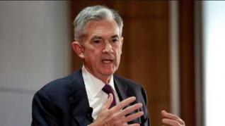 Powell: Υψηλό το ηθικό της Fed απέναντι στις επιθέσεις Trump