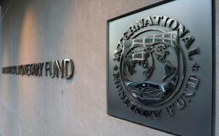 Καμπανάκι του ΔΝΤ για την εξάρτηση των διεθνών τραπεζών από το δολάριο