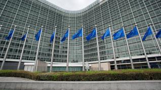 Ενιαίο πλαφόν στον ΦΠΑ προωθεί η Ευρωπαϊκή Επιτροπή