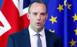 Brexit: Καταρρέει η κυβέρνηση Μέι - Παραιτήσεις τεσσάρων υπουργών