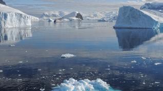 Παγετώνας μεγαλύτερος από την Ισπανία «απειλεί» να ανεβάσει τη στάθμη της θάλασσας κατά 3 μέτρα