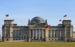 Πιέσεις στο Βερολίνο για αλλαγή της πολιτικής λιτότητας