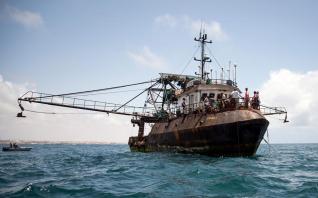 Ελληνικές ναυτιλιακές πρωταγωνιστούν στο ράλι της ναυλαγοράς εμπορευματοκιβωτίων
