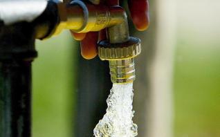 «Πάγο» στις αυξήσεις στην τιμή του νερού από την Επιτροπή Υδάτων