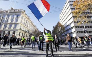 Γαλλία: Οι διαδηλώσεις των «Γιλέκων» κόστισαν 15 δισ. ευρώ